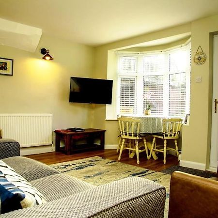 Hidden Gem Canal Facing Retreat With Lovely Walks Hopwas Exterior photo