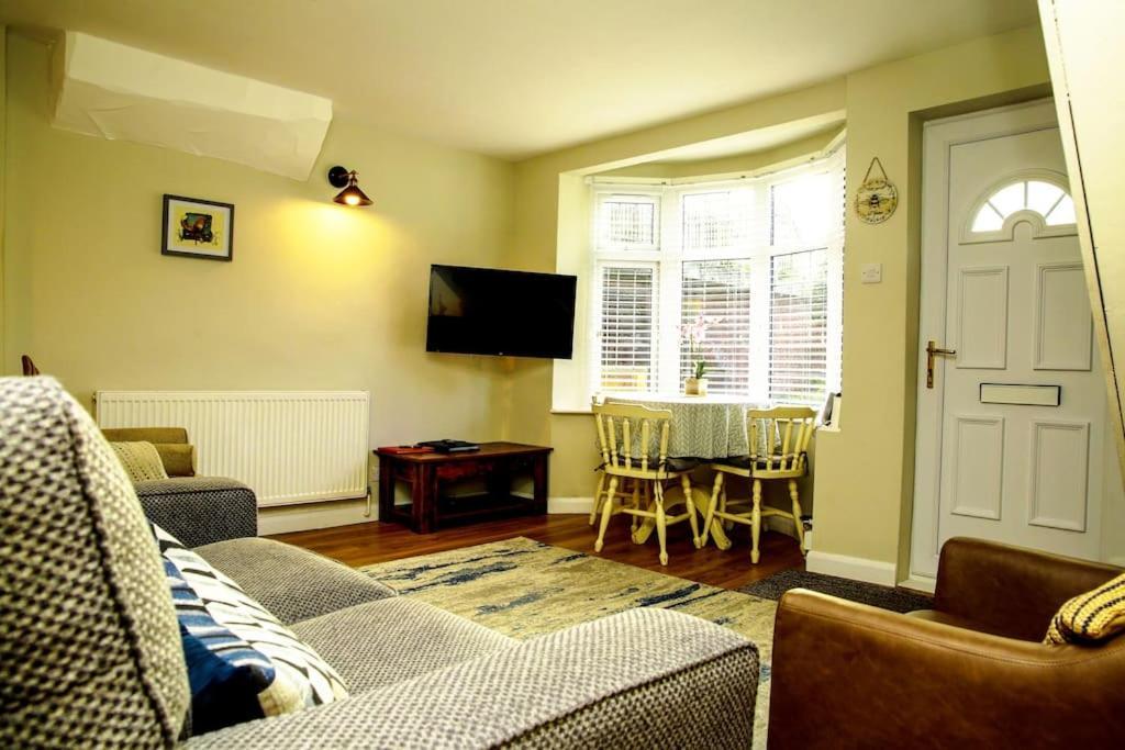 Hidden Gem Canal Facing Retreat With Lovely Walks Hopwas Exterior photo