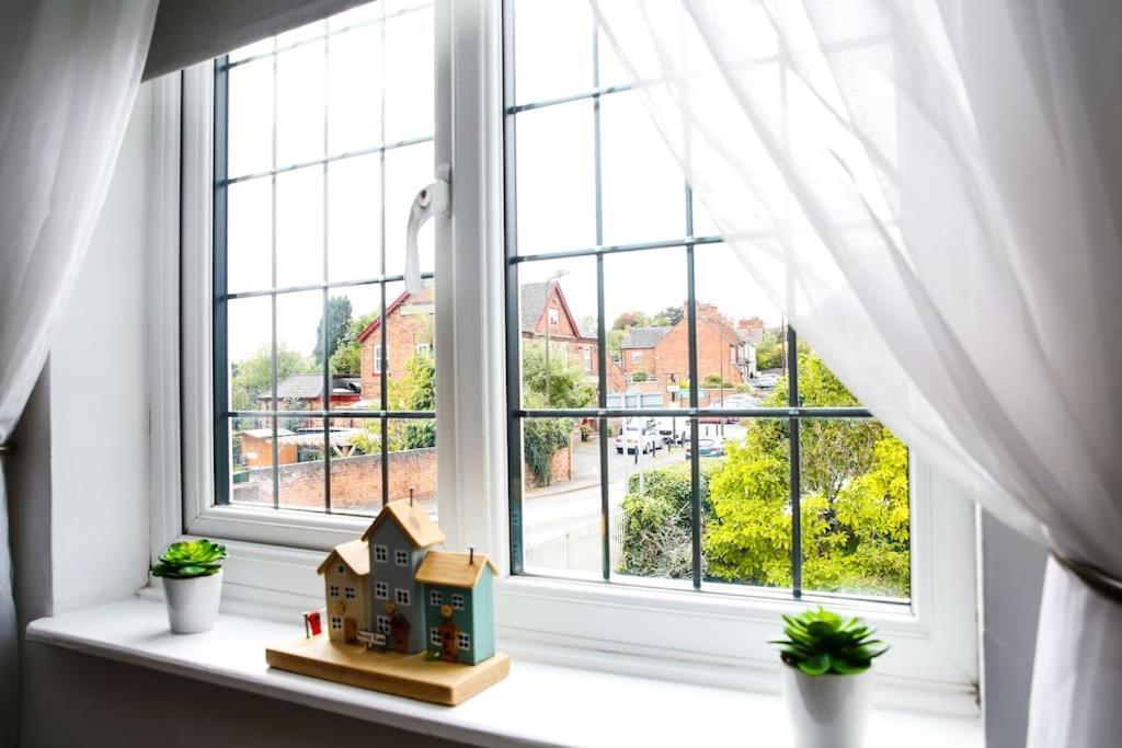 Hidden Gem Canal Facing Retreat With Lovely Walks Hopwas Exterior photo