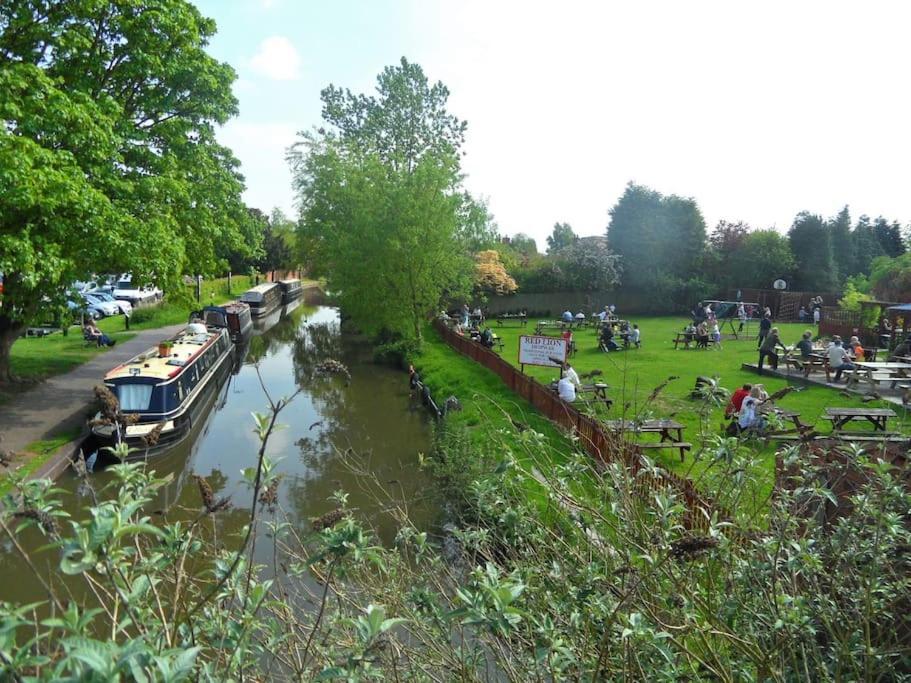 Hidden Gem Canal Facing Retreat With Lovely Walks Hopwas Exterior photo
