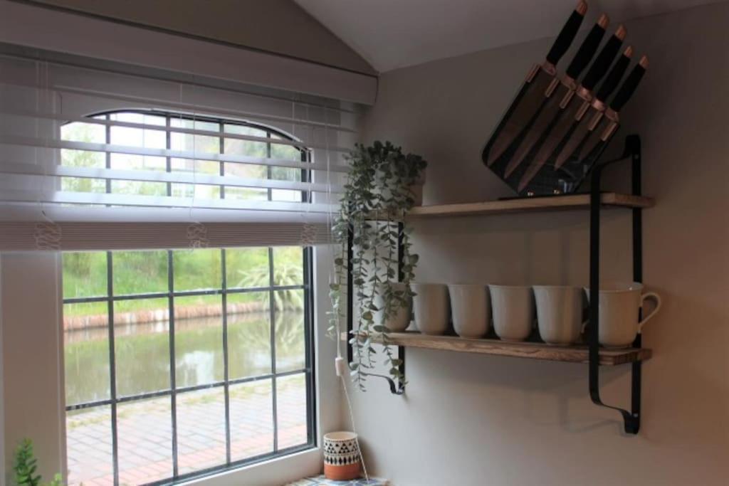 Hidden Gem Canal Facing Retreat With Lovely Walks Hopwas Exterior photo