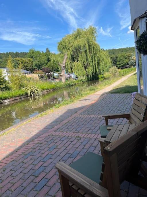 Hidden Gem Canal Facing Retreat With Lovely Walks Hopwas Exterior photo